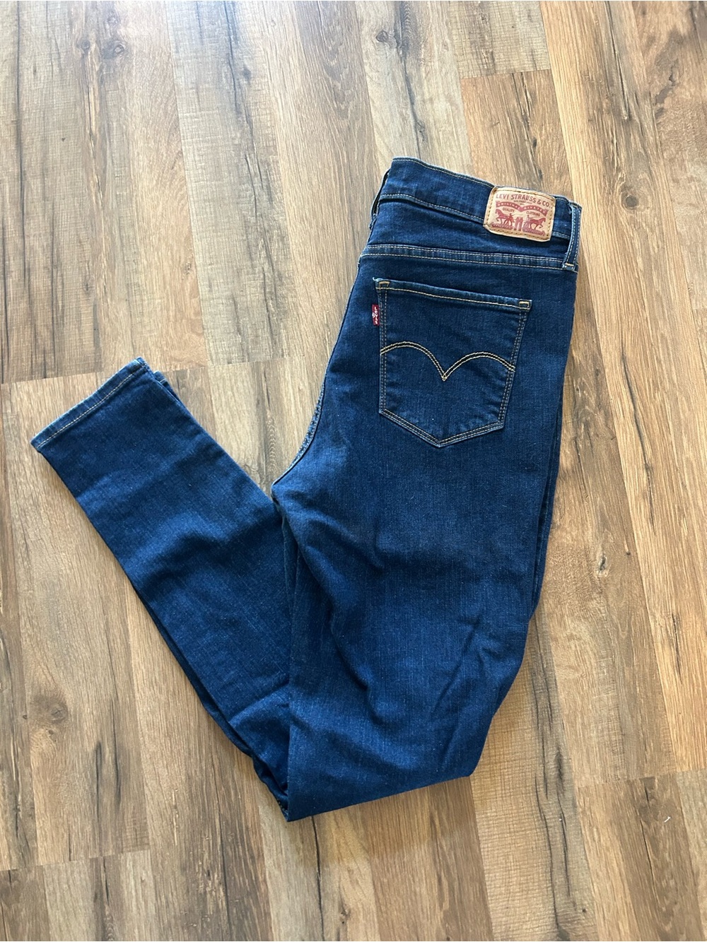 Levi's Women's Skinny Jeans in Indigo Blue